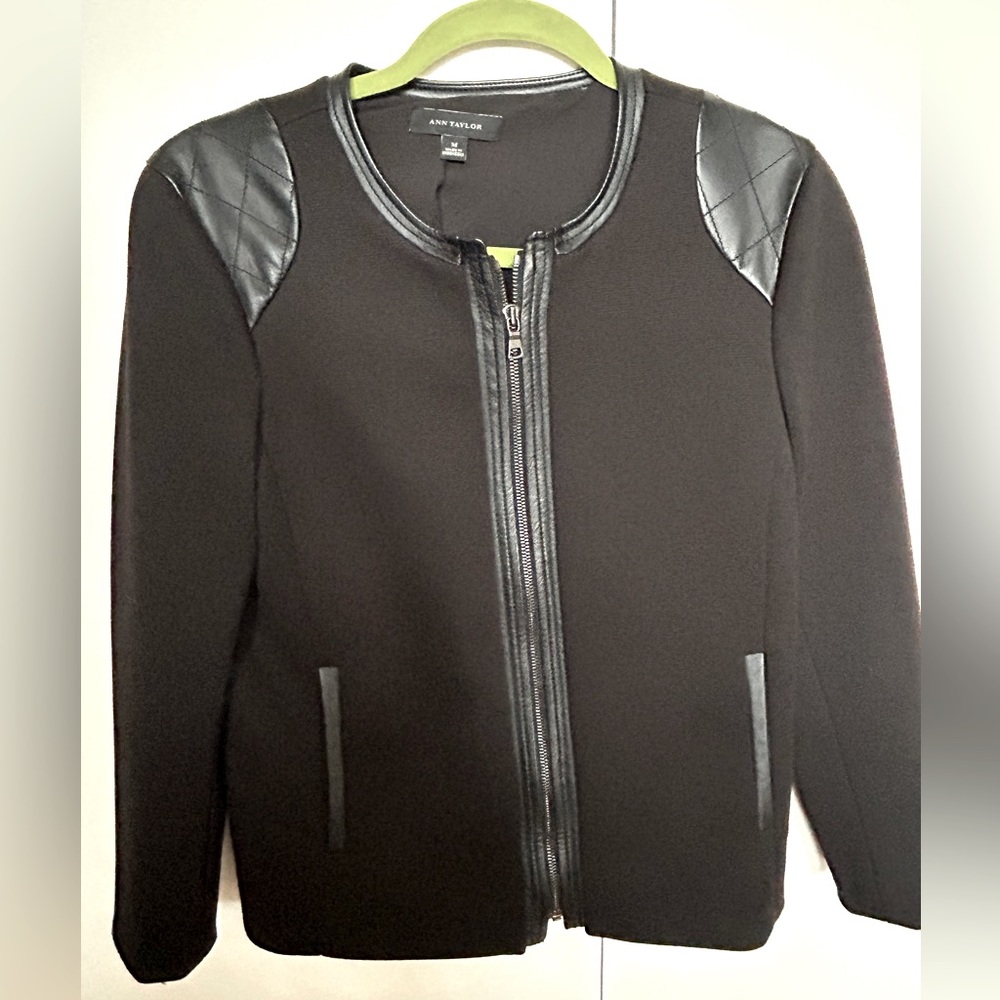 ANN TAYLOR JACKET WITH LEATHER SIZE M